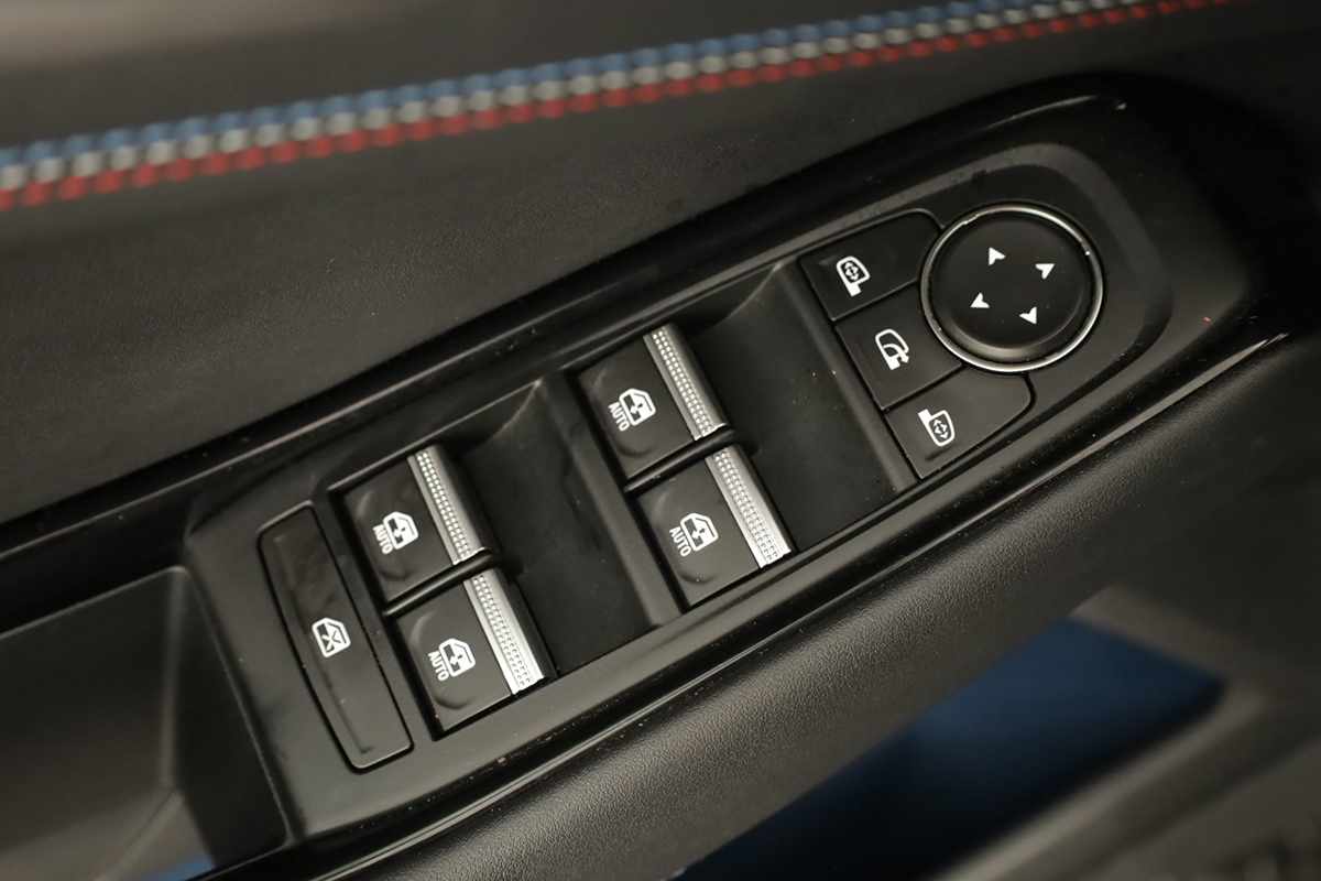 renault-rafale-2025-hibrido-a-gasolina-1199cc