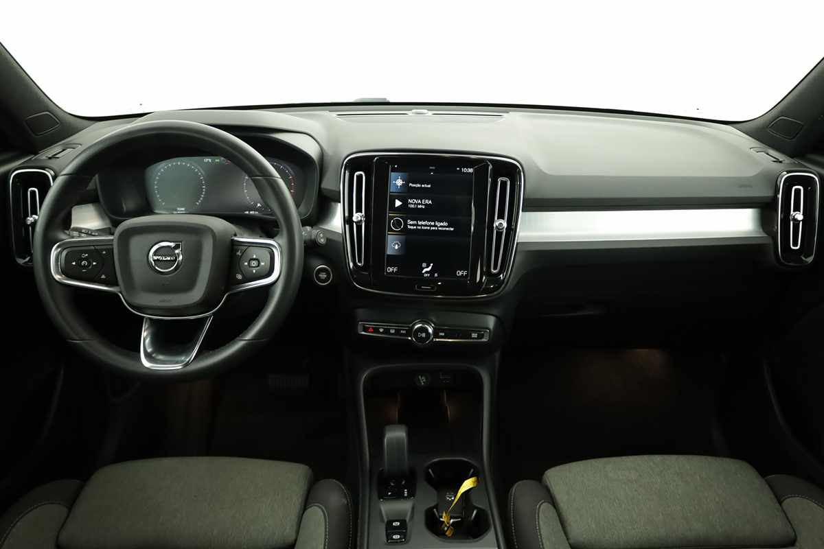 volvo-xc40-2024-gasolina-1477cc