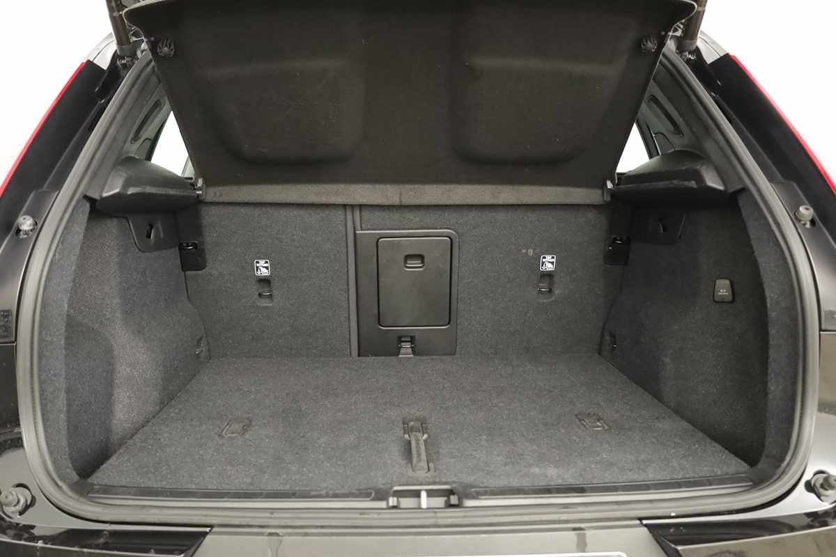 volvo-xc40-2024-gasolina-1477cc