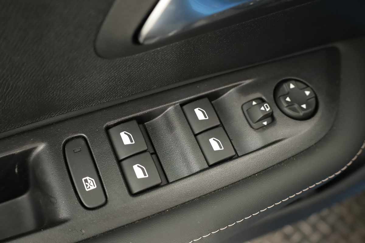 peugeot-208-2026-gasolina-1199cc