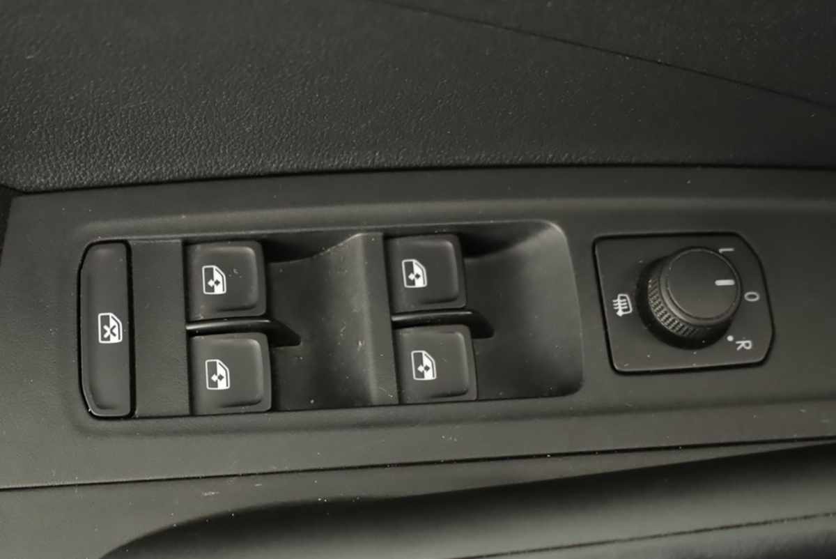 skoda-fabia-2025-gasolina-999cc