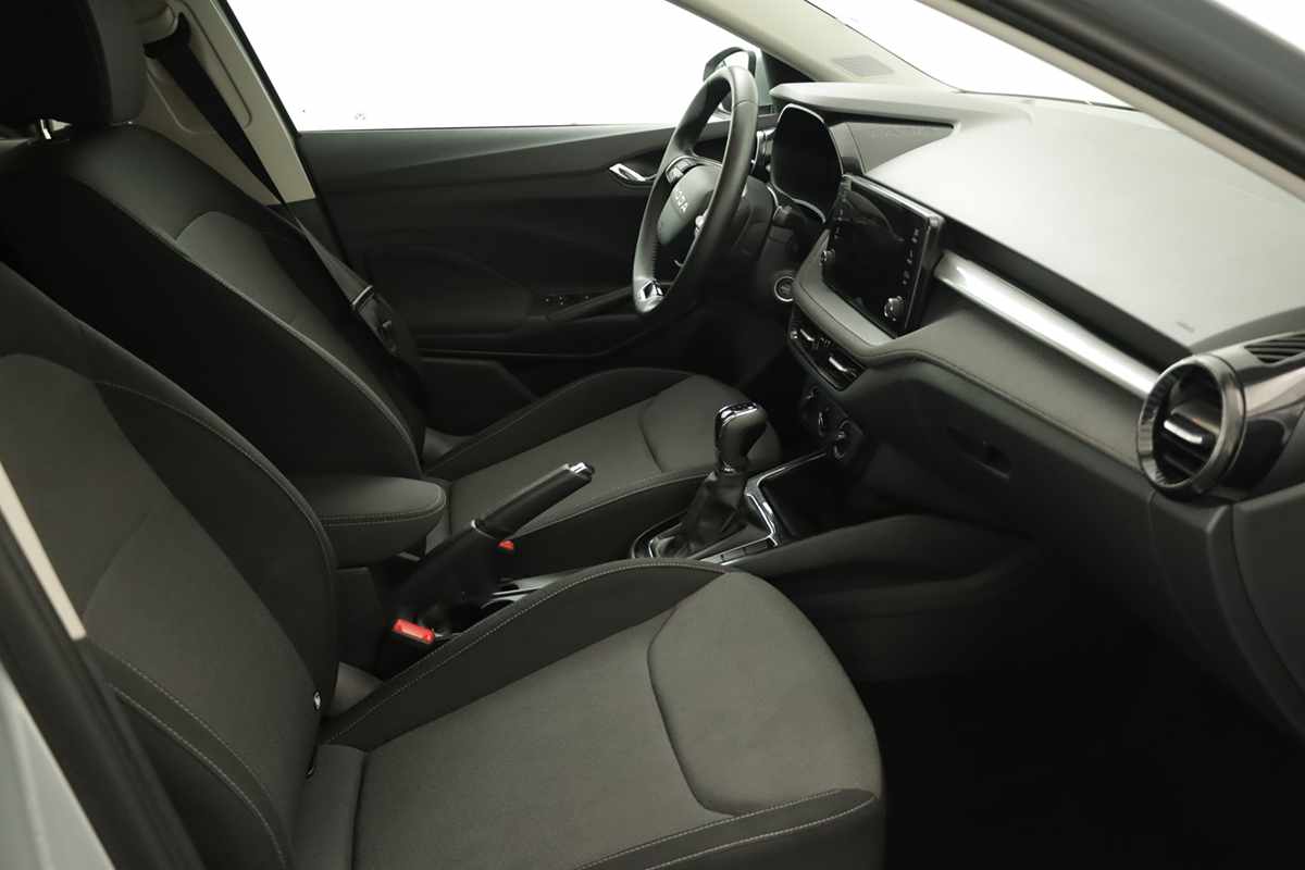 skoda-fabia-2025-gasolina-999cc