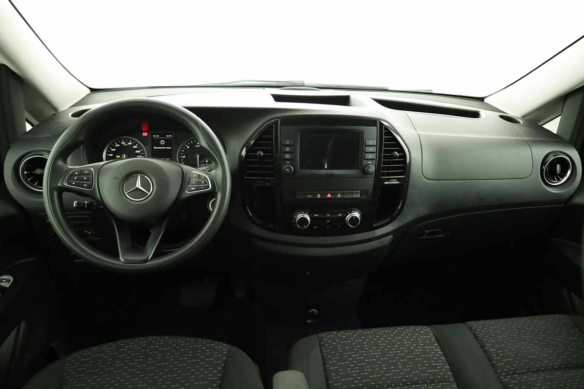 mercedes-benz-vito-tourer-2023-diesel-1950cc
