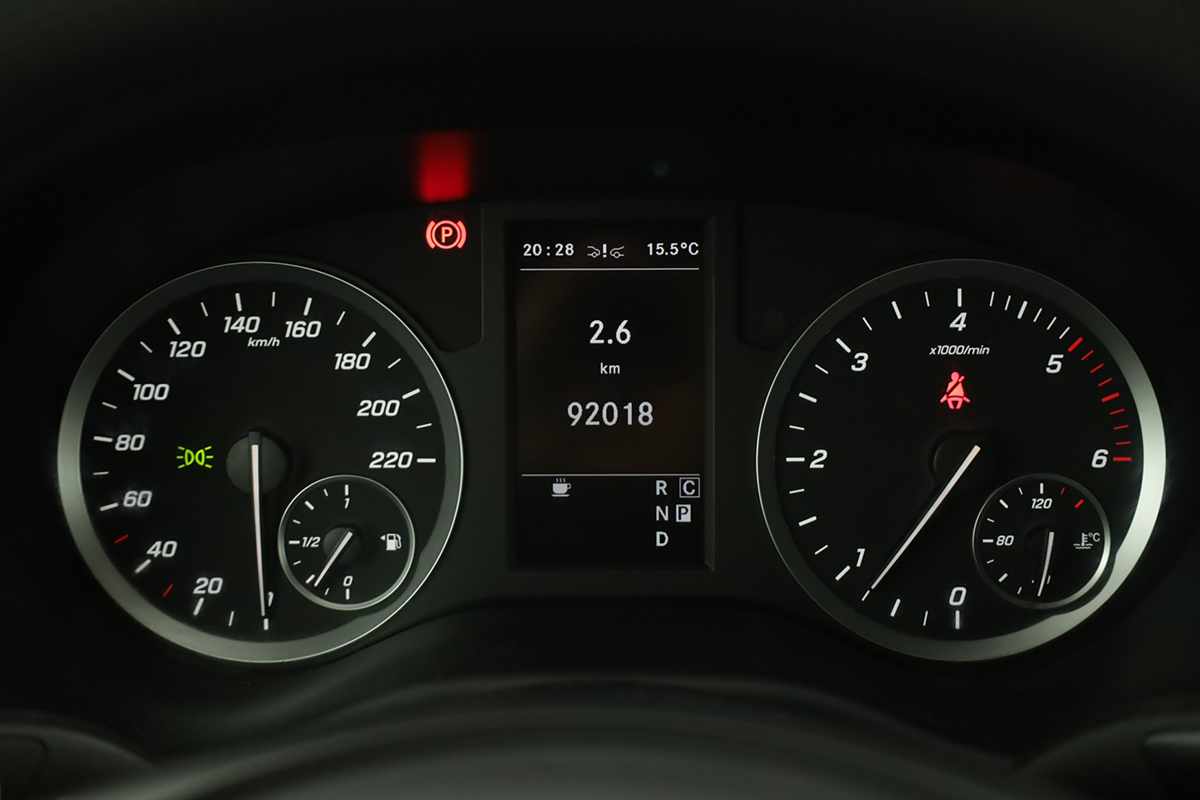 mercedes-benz-vito-tourer-2023-diesel-1950cc