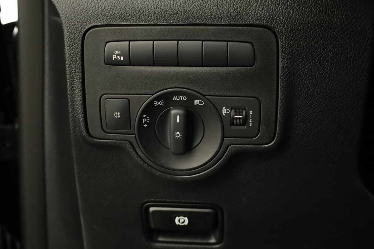 mercedes-benz-vito-tourer-2023-diesel-1950cc