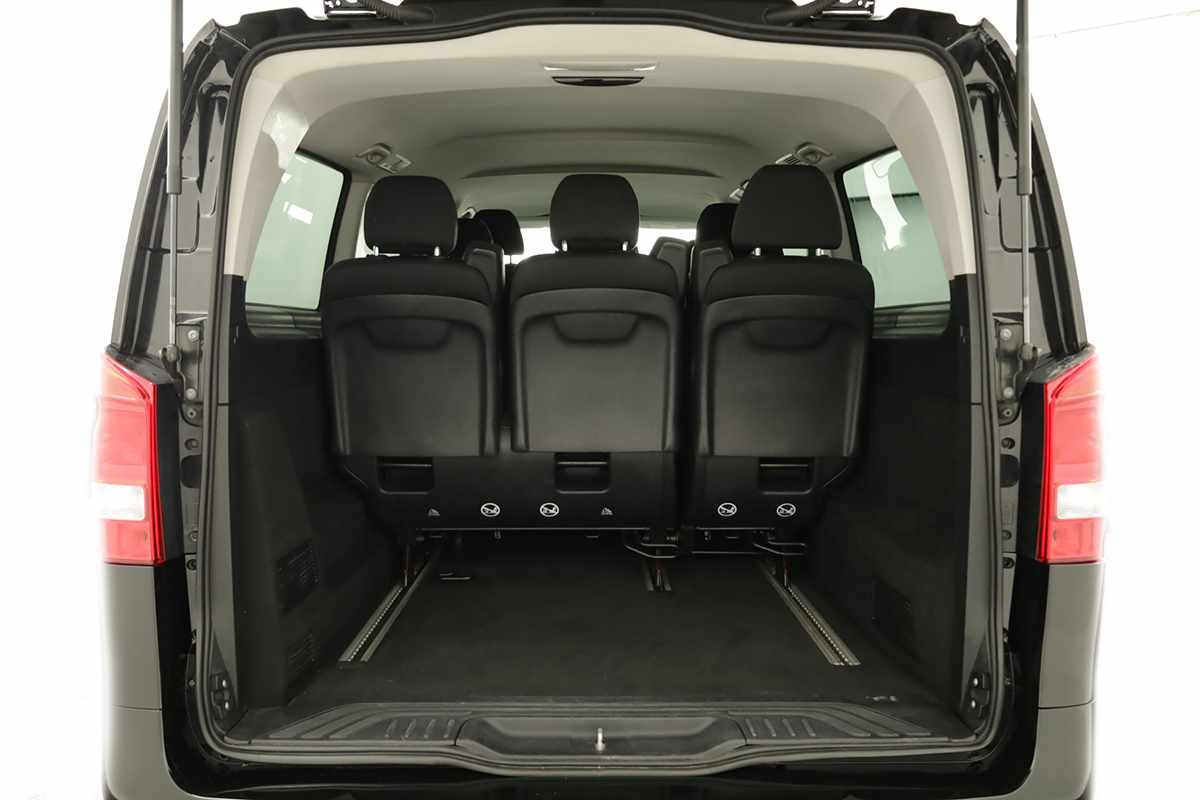 mercedes-benz-vito-tourer-2023-diesel-1950cc