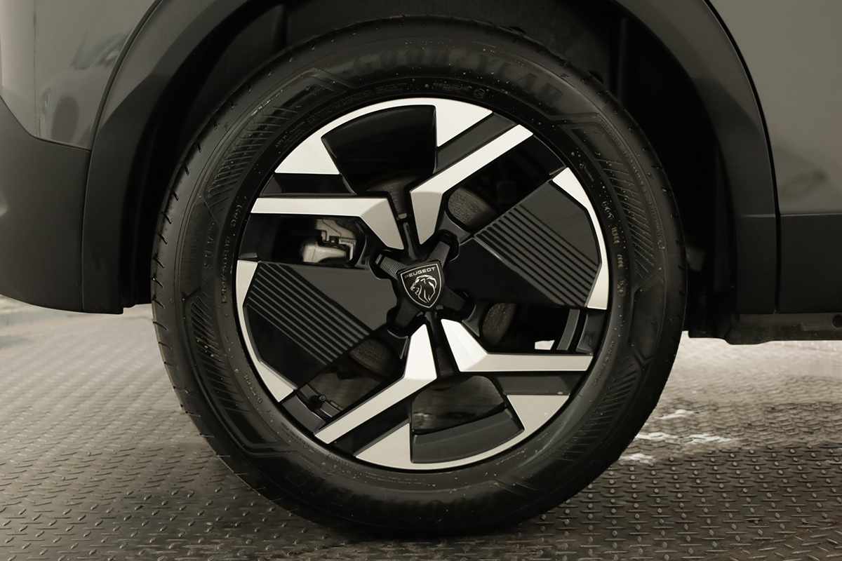 peugeot-e-2008-2025-eletrico-0cc