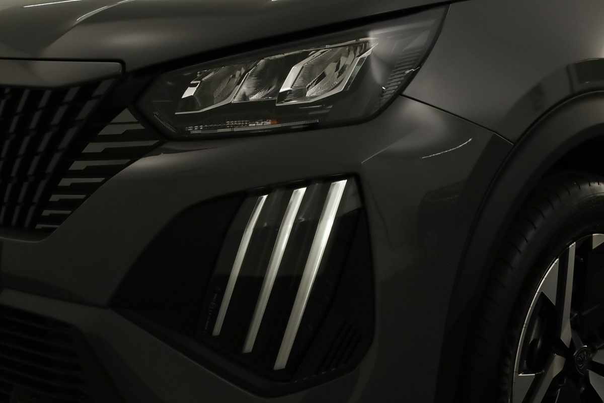 peugeot-e-2008-2025-eletrico-0cc