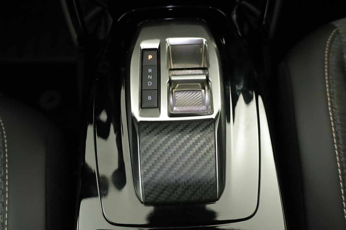 peugeot-e-2008-2025-eletrico-0cc