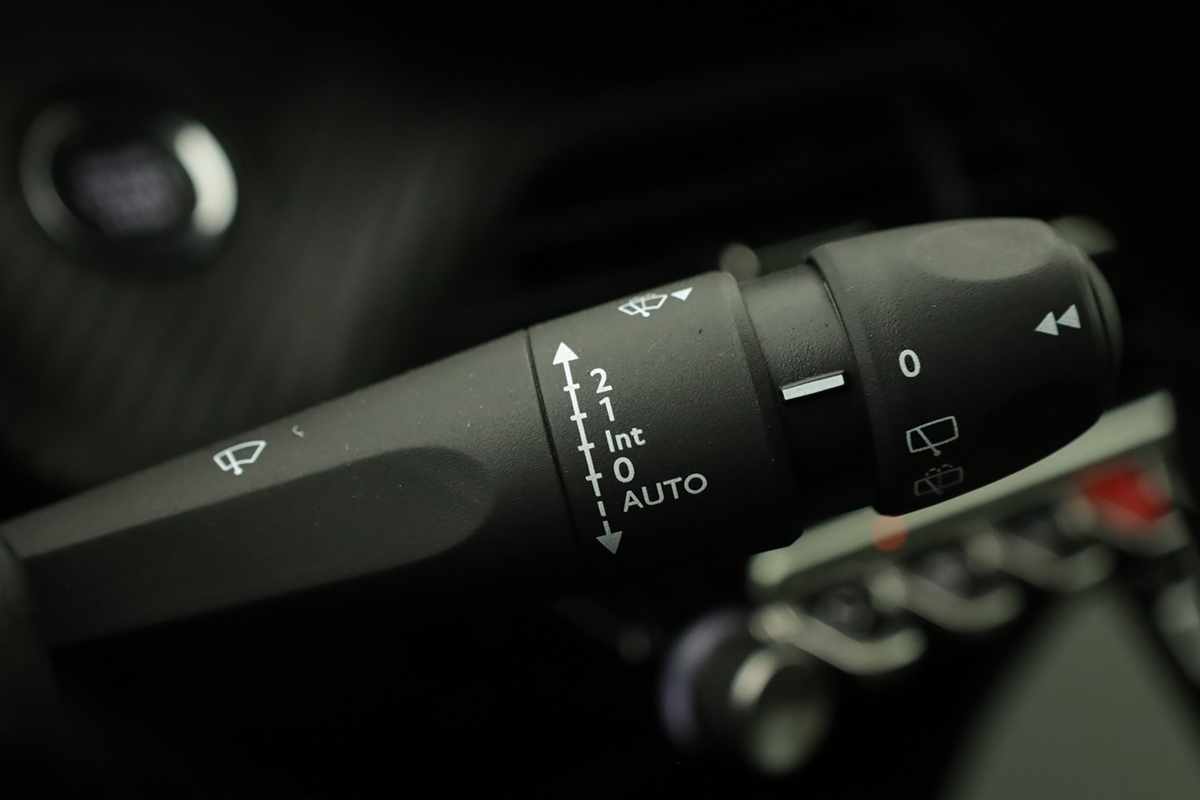 peugeot-e-2008-2025-eletrico-0cc