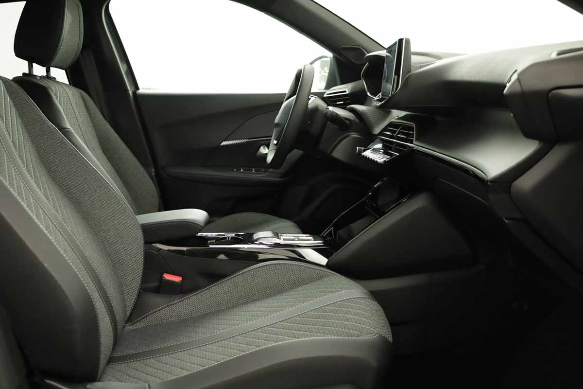 peugeot-e-2008-2025-eletrico-0cc