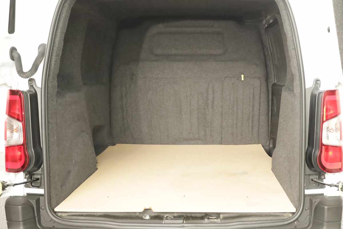 opel-combo-2023-diesel-1499cc
