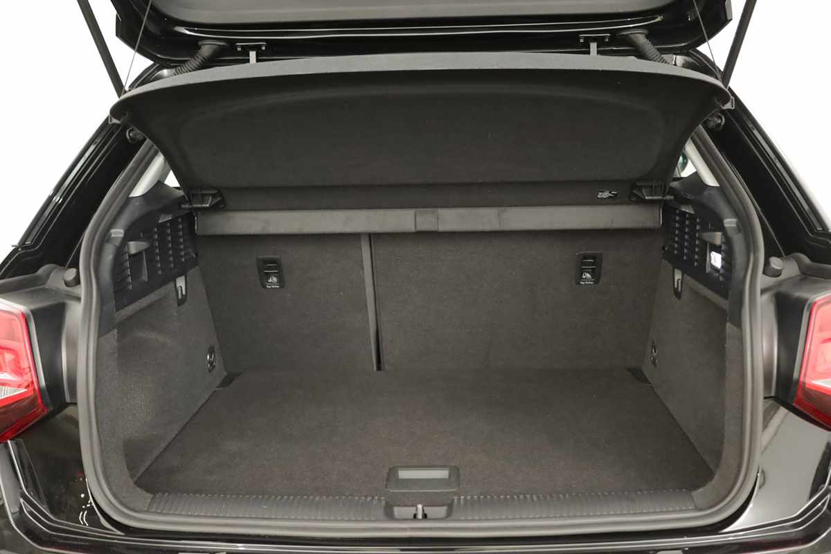 audi-q2-2025-gasolina-999cc