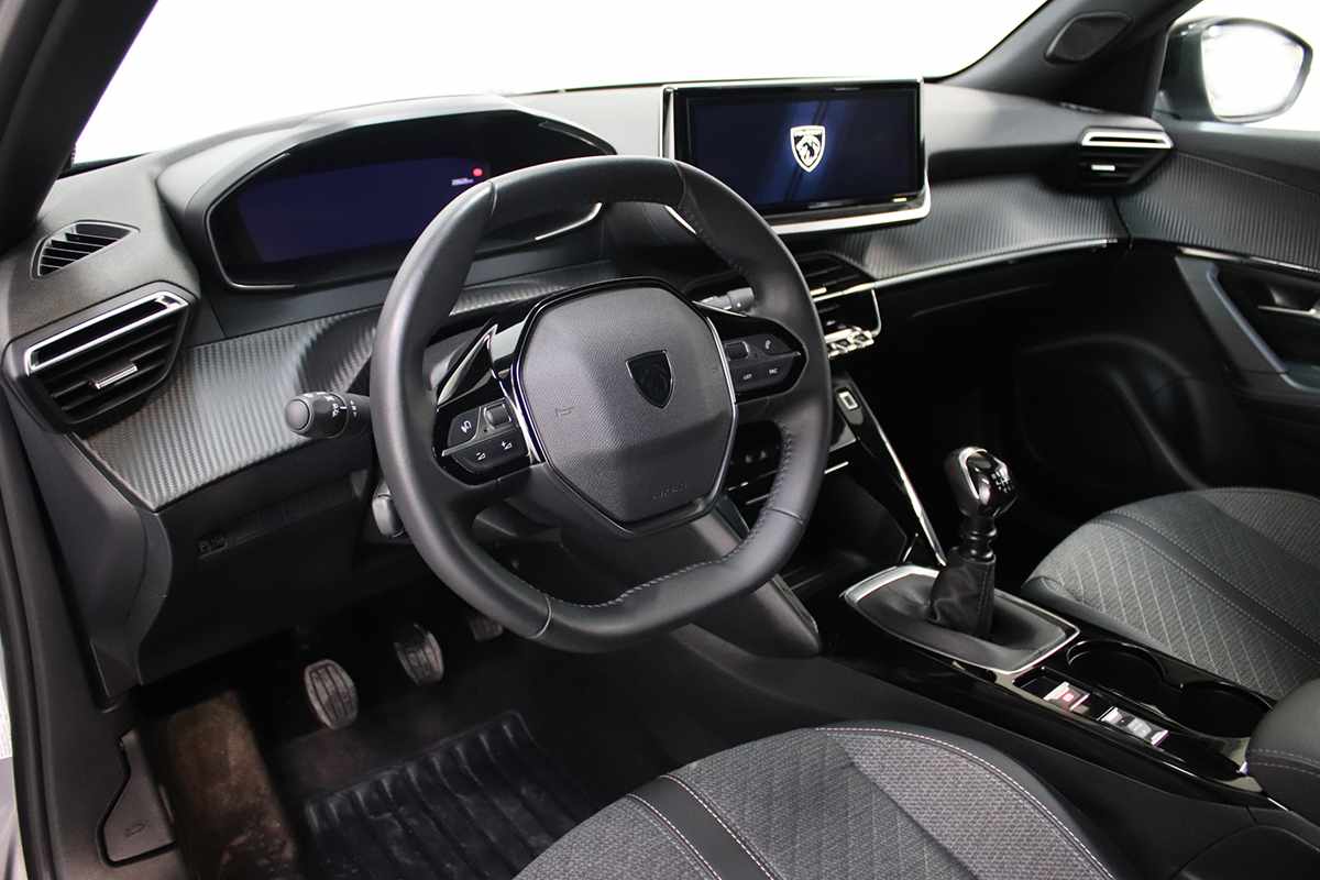 peugeot-2008-2024-gasolina-1199cc