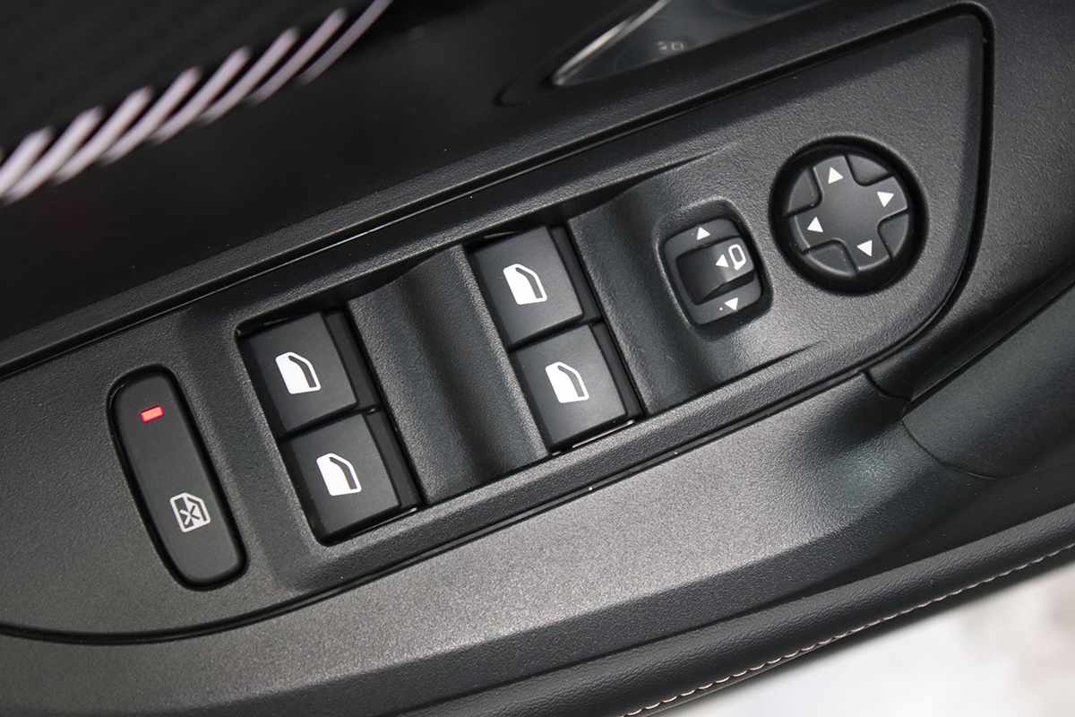 peugeot-2008-2024-gasolina-1199cc