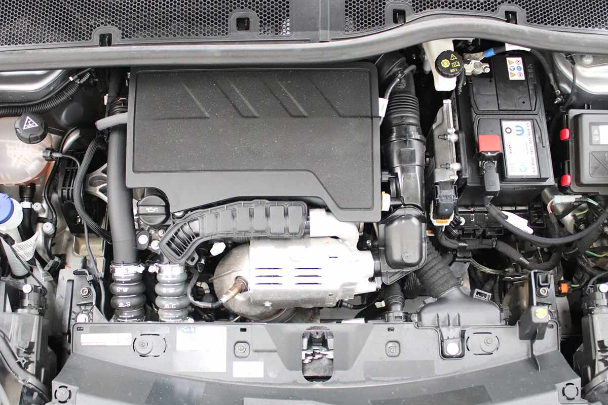 peugeot-2008-2024-gasolina-1199cc