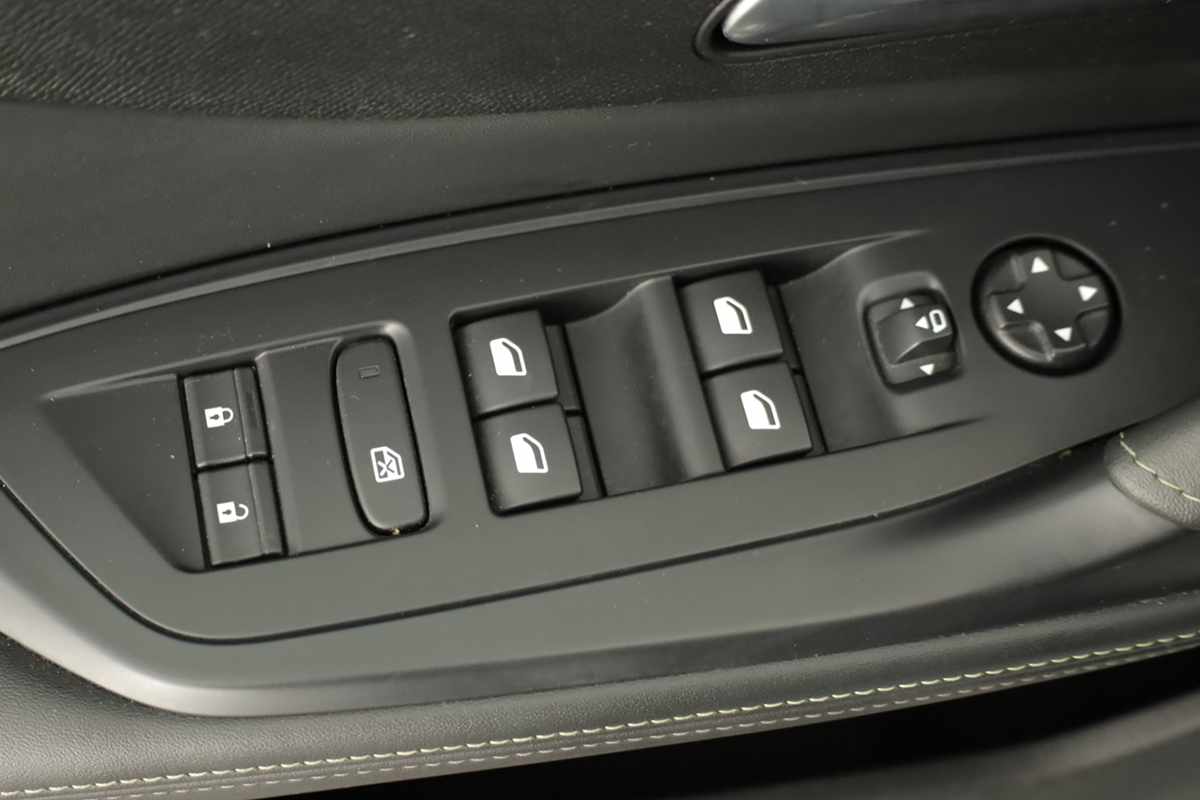 peugeot-308-2024-gasolina-1199cc