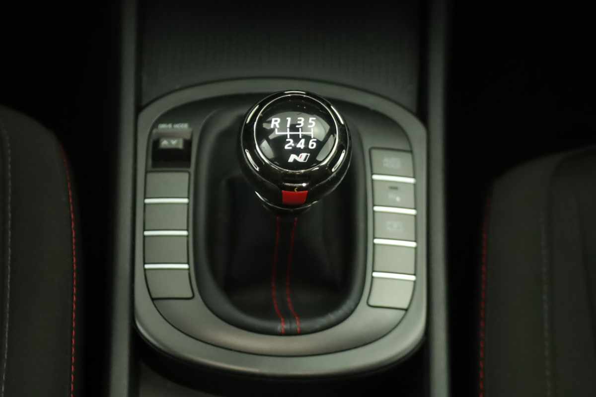 hyundai-kauai-2023-gasolina-998cc