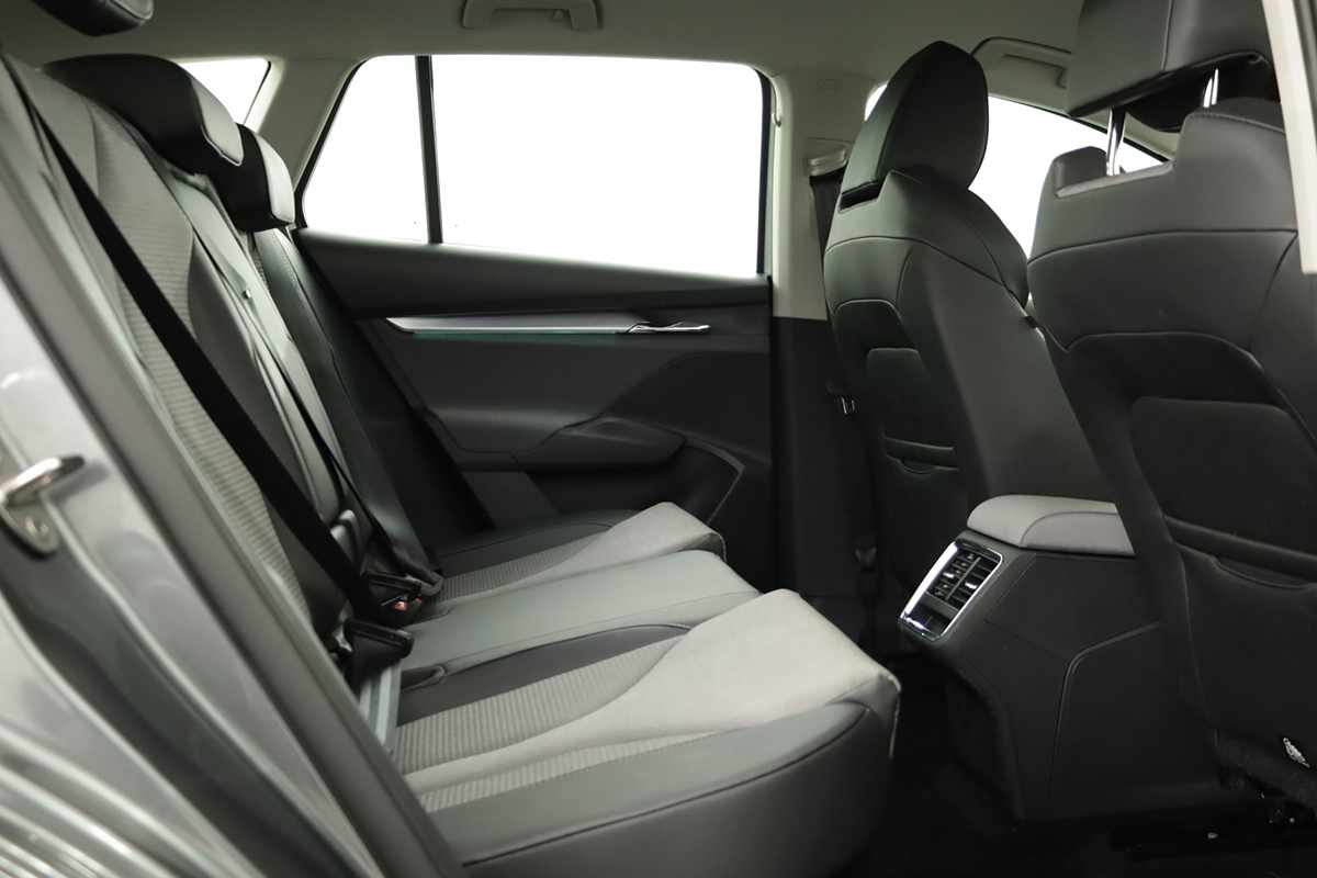 skoda-enyaq-2023-eletrico-0cc
