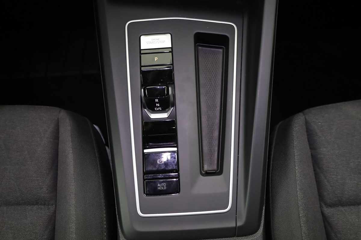 volkswagen-golf-2025-hibrido-a-gasolina-1498cc