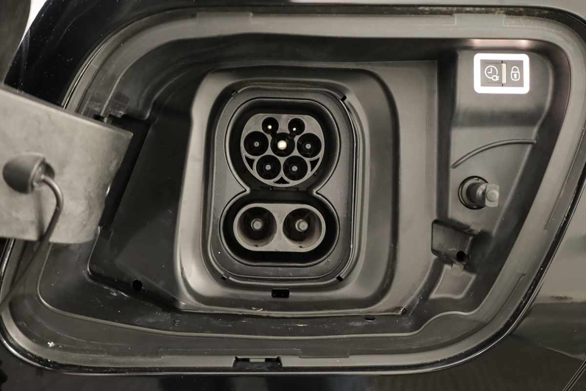 peugeot-e-2008-2024-eletrico-0cc