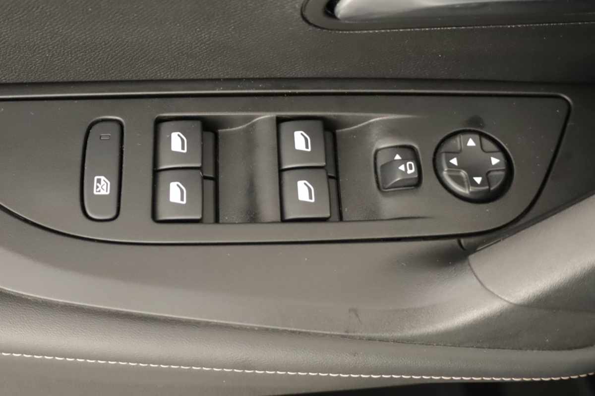 peugeot-e-2008-2024-eletrico-0cc