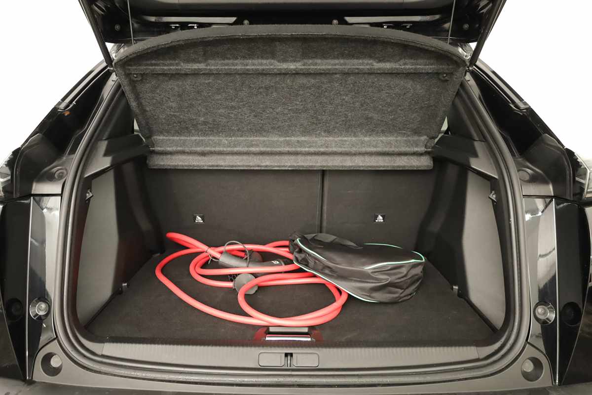 peugeot-e-2008-2024-eletrico-0cc