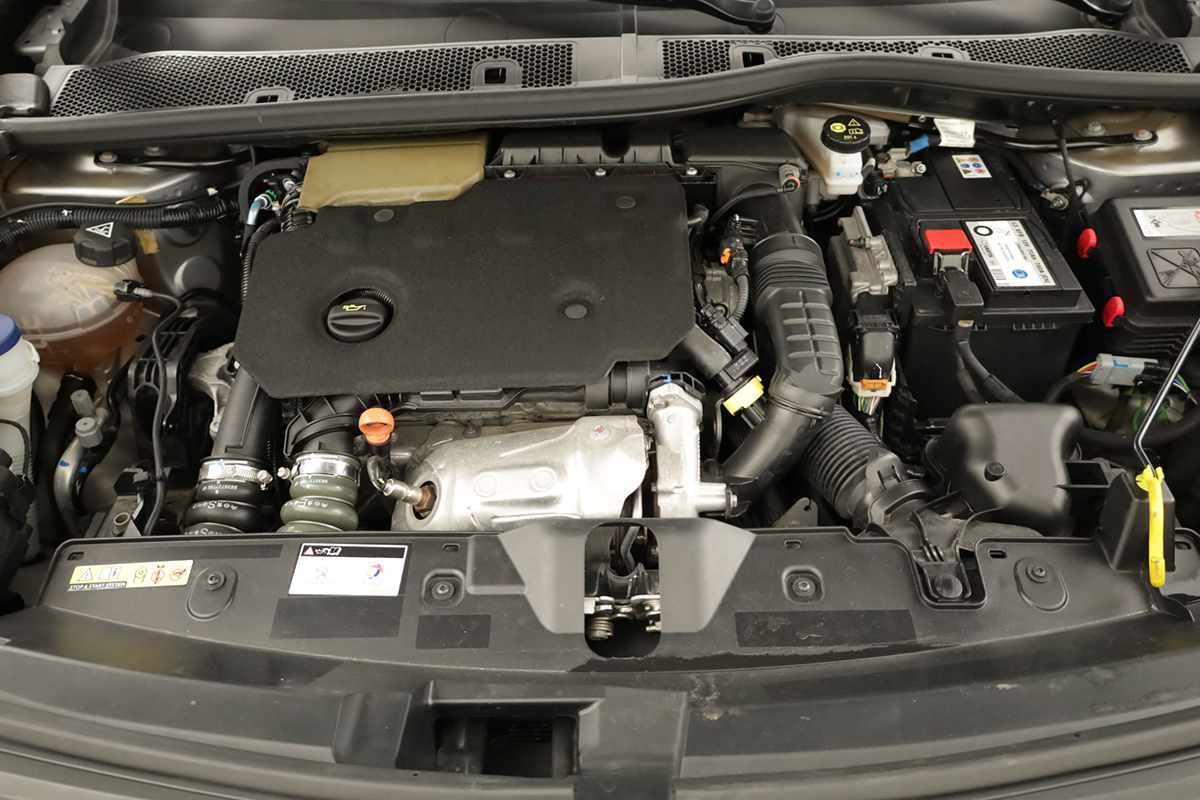 peugeot-2008-2021-diesel-1499cc