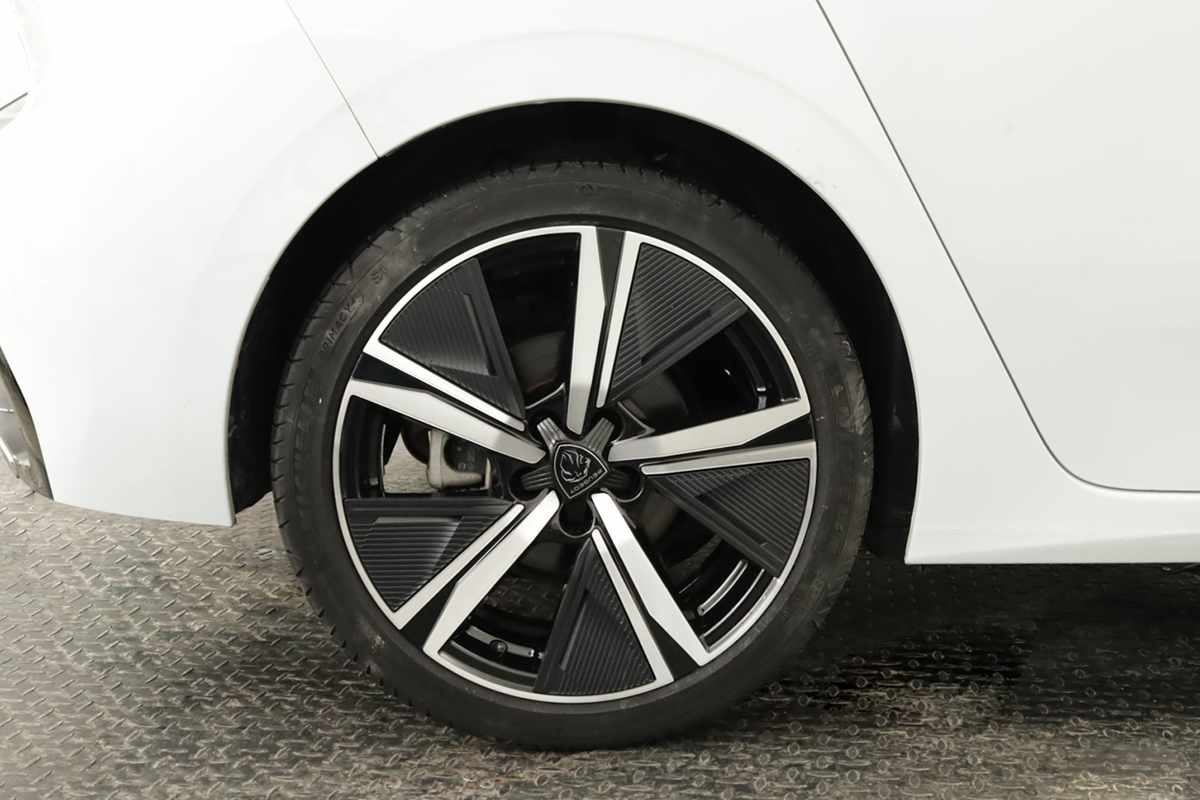 peugeot-308-2024-gasolina-1199cc