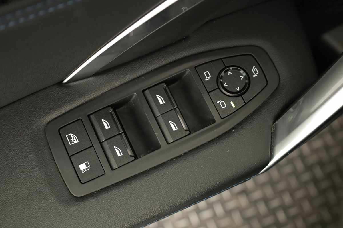 bmw-x1-2025-hibrido-a-gasolina-1499cc