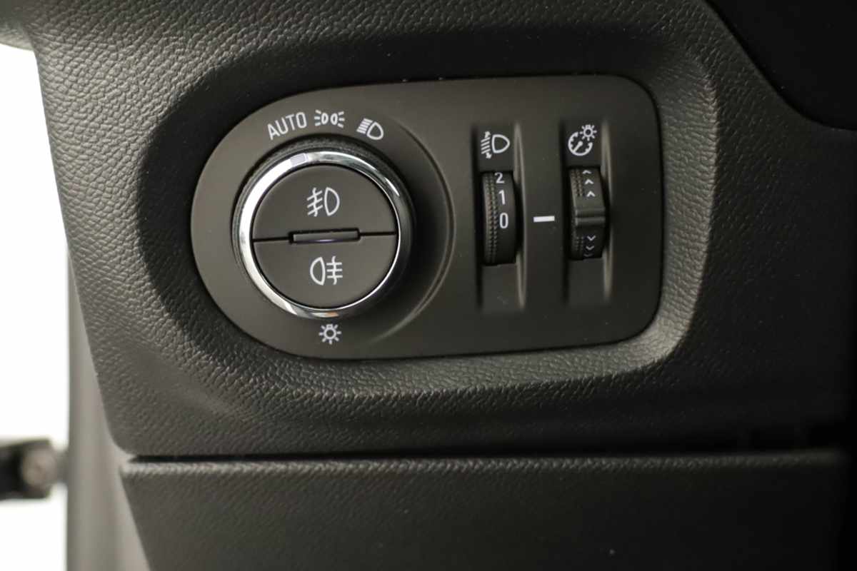 opel-corsa-2025-gasolina-1199cc