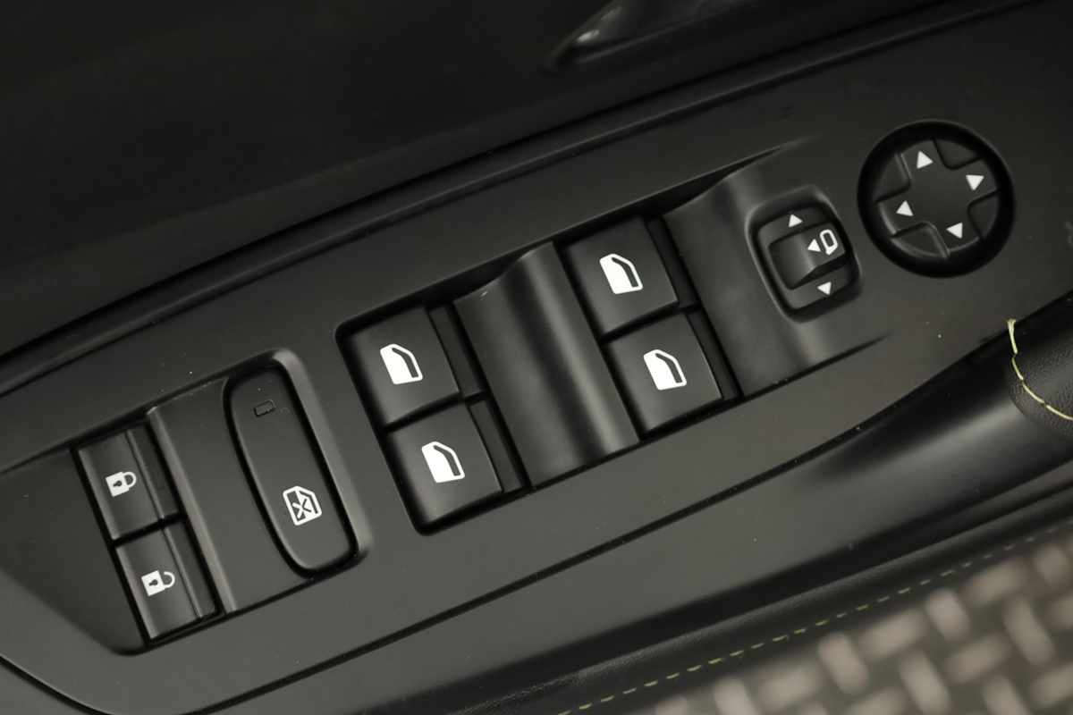 peugeot-308-2024-gasolina-1199cc
