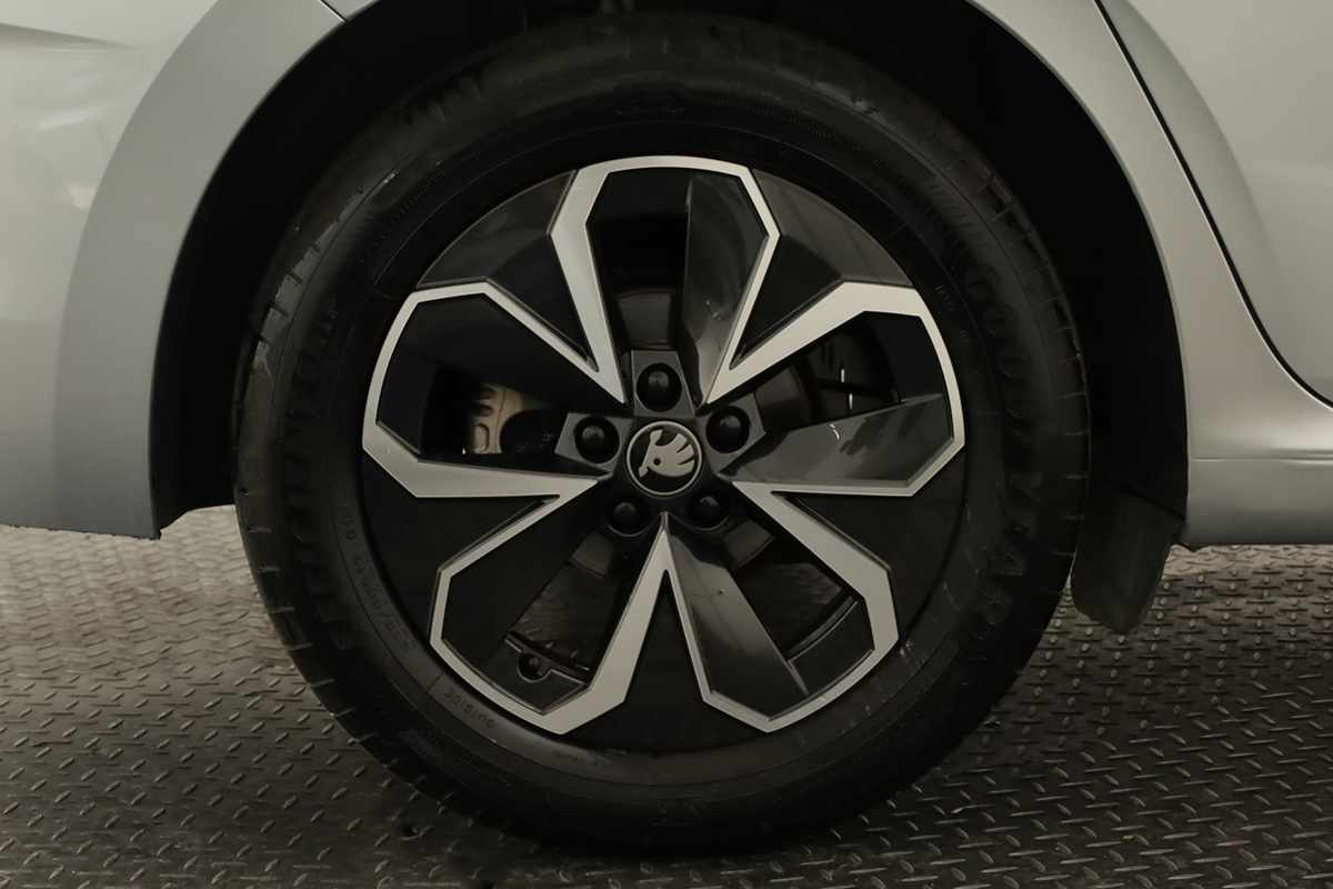 skoda-scala-2025-gasolina-999cc