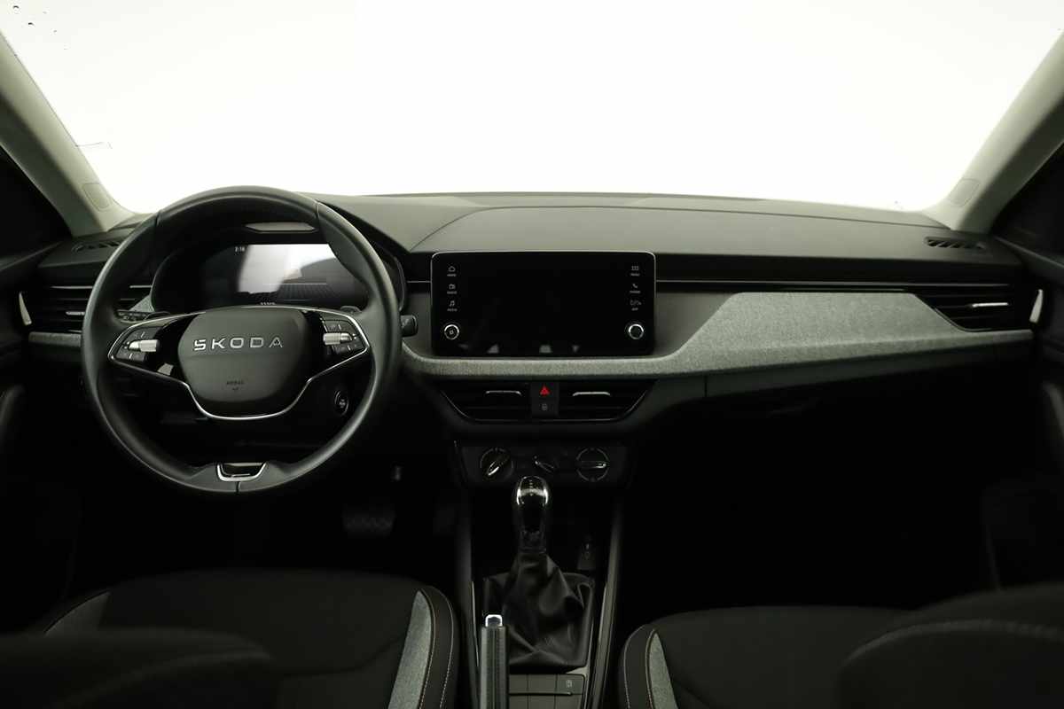 skoda-scala-2025-gasolina-999cc