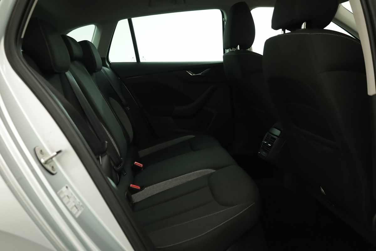skoda-scala-2025-gasolina-999cc