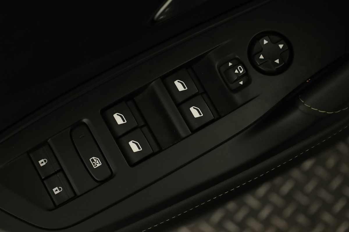 peugeot-308-2024-gasolina-1199cc