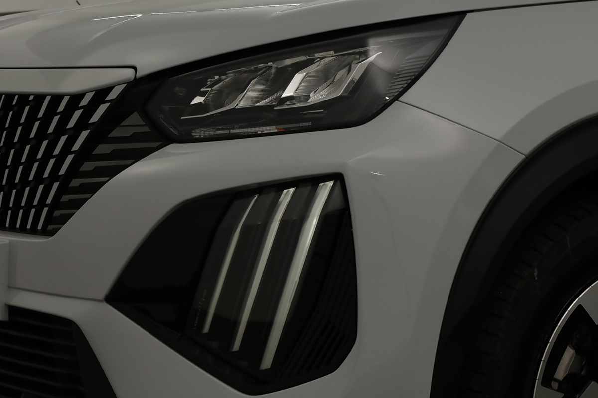 peugeot-e-2008-2025-eletrico-0cc