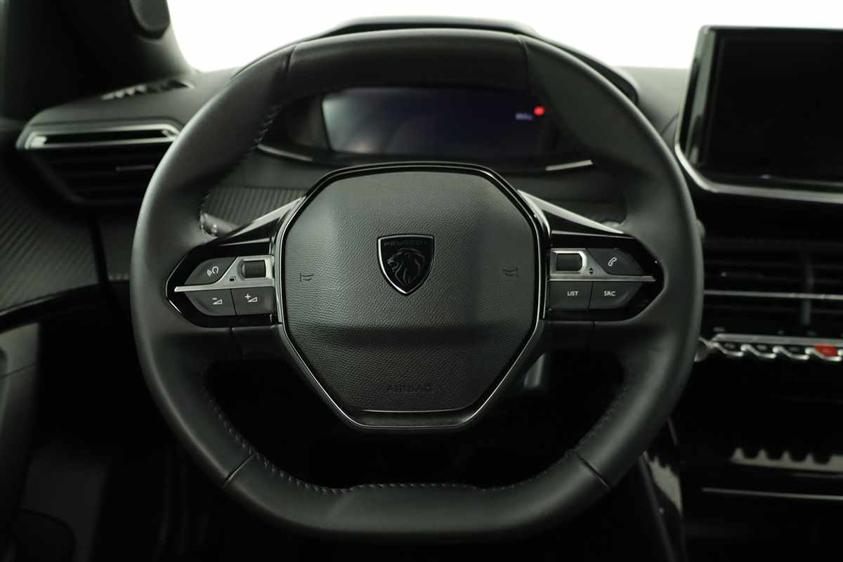 peugeot-e-2008-2025-eletrico-0cc