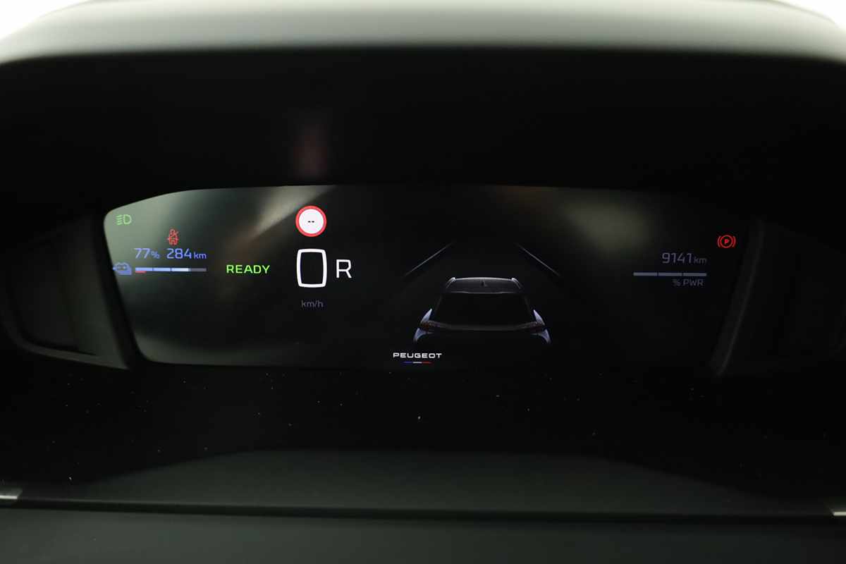 peugeot-e-2008-2025-eletrico-0cc