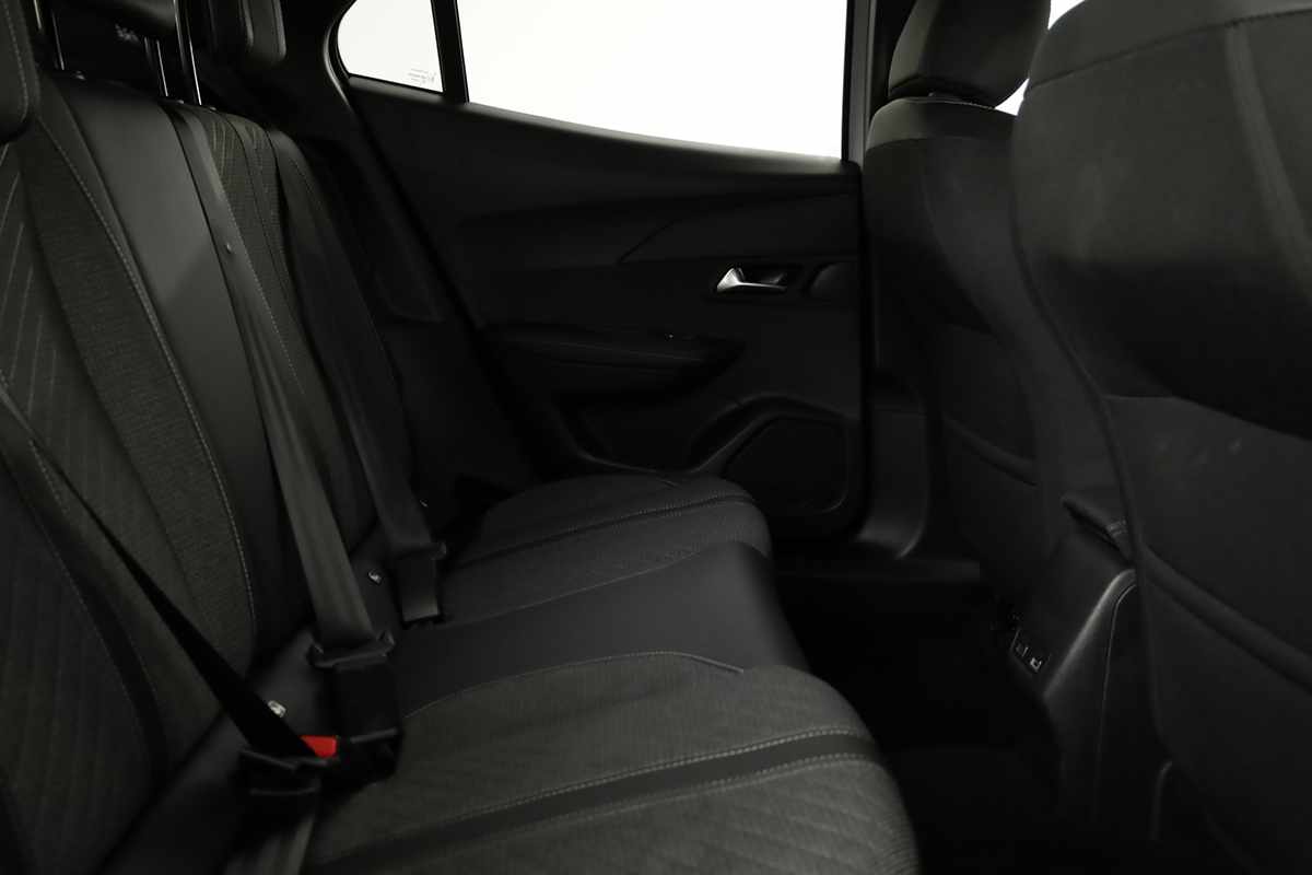 peugeot-e-2008-2025-eletrico-0cc