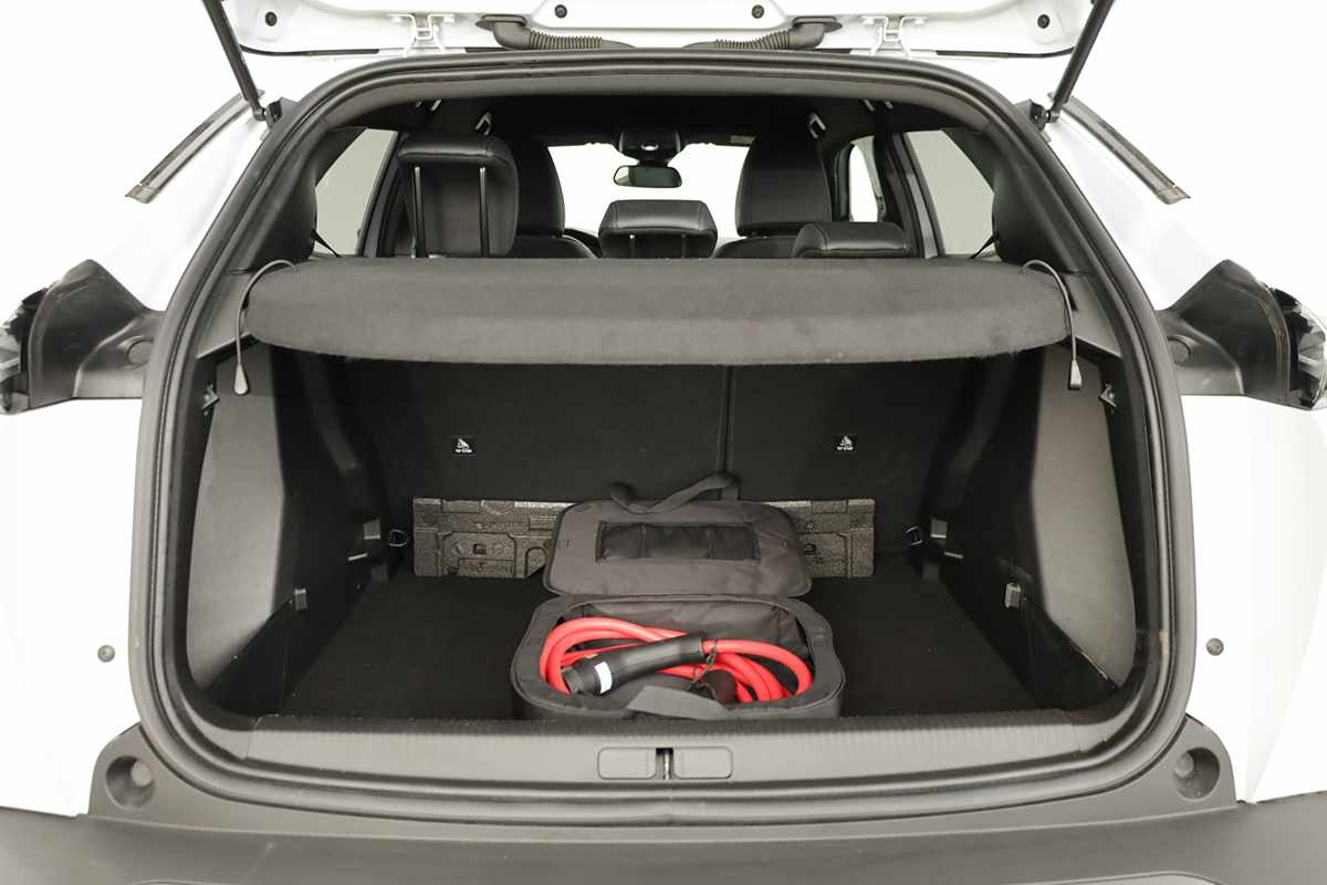 peugeot-e-2008-2025-eletrico-0cc
