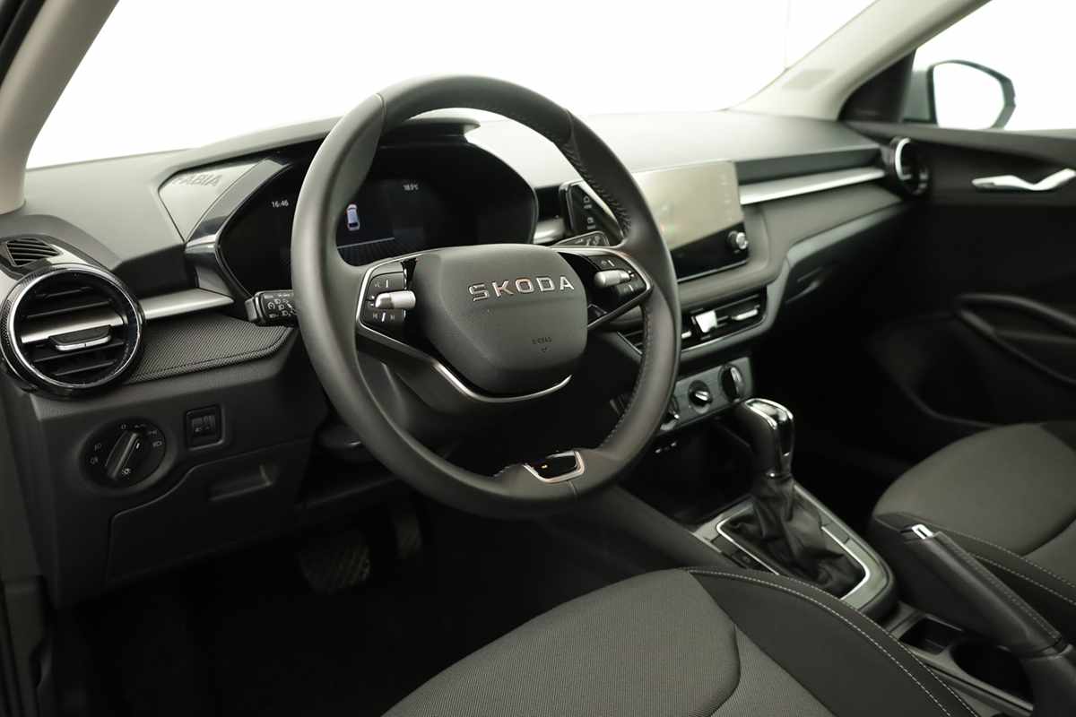 skoda-fabia-2025-gasolina-999cc