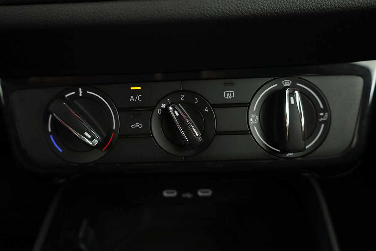 skoda-fabia-2025-gasolina-999cc