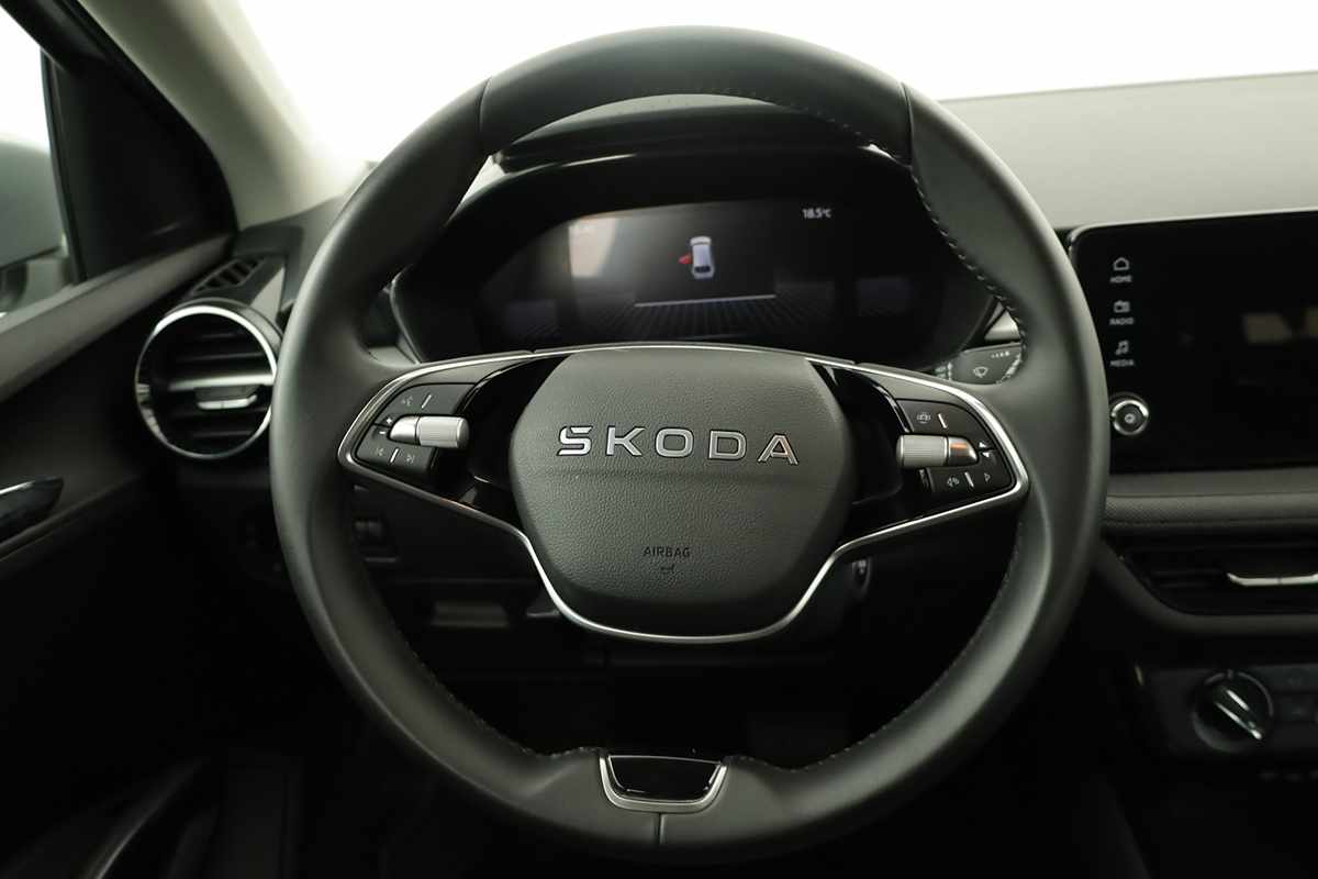 skoda-fabia-2025-gasolina-999cc