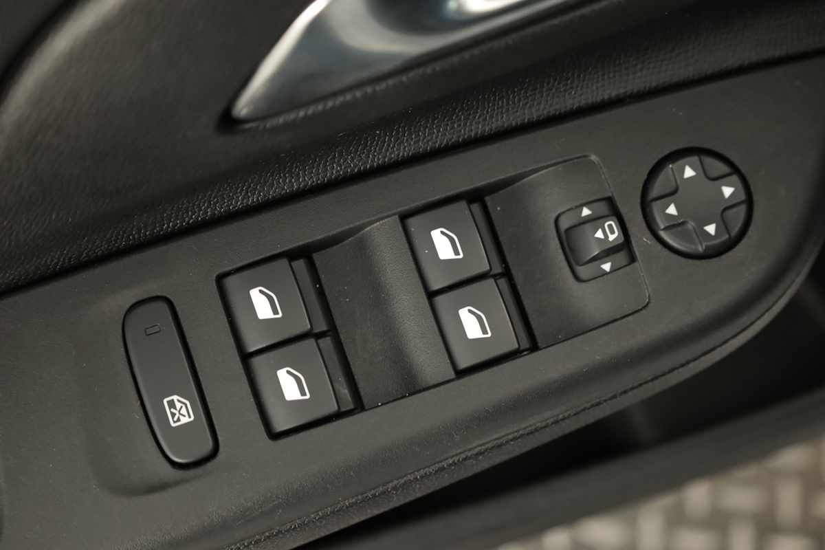 opel-corsa-2025-gasolina-1199cc