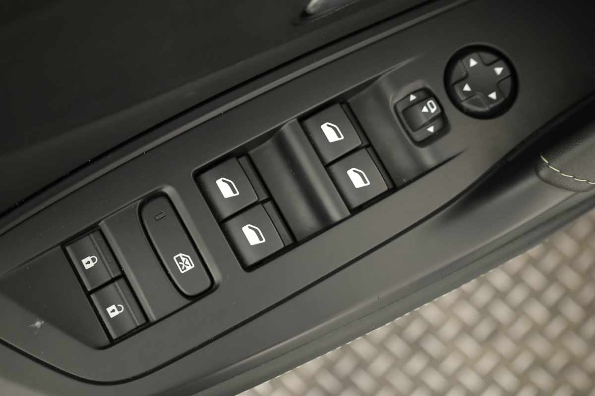 peugeot-308-sw-2024-gasolina-1199cc