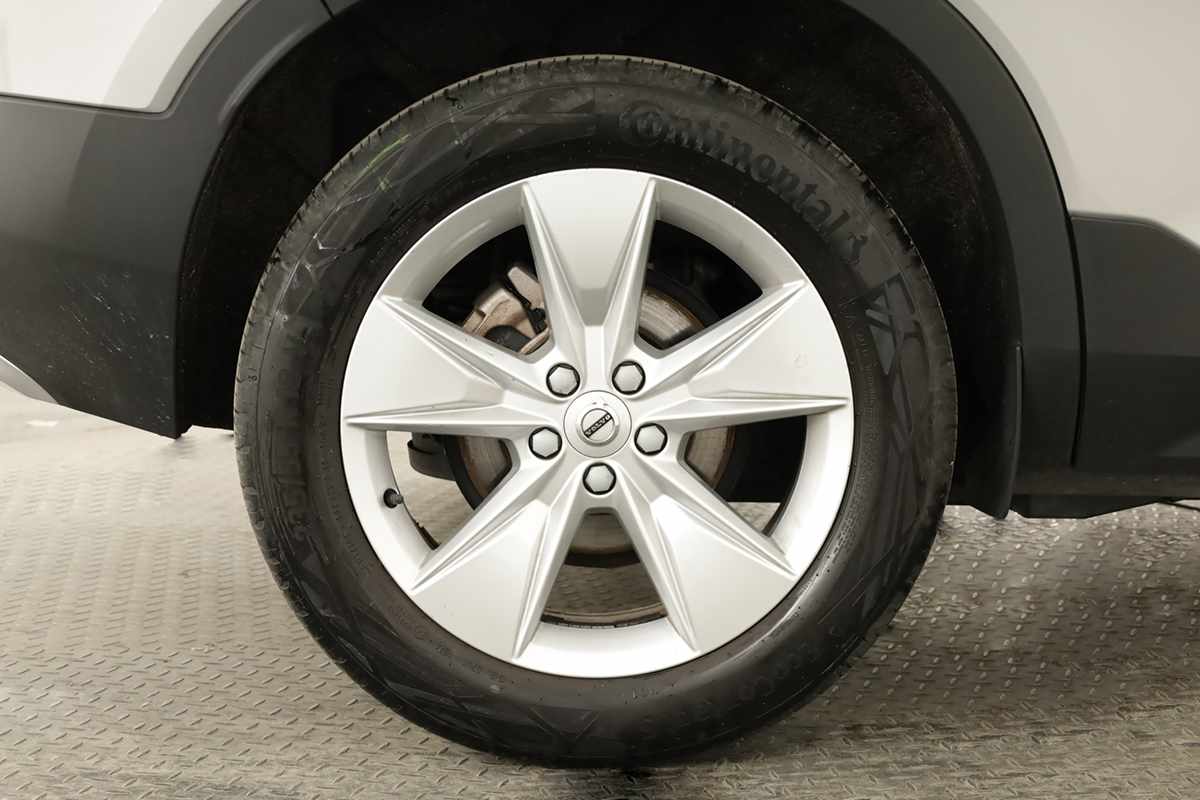 volvo-xc40-2024-gasolina-1477cc