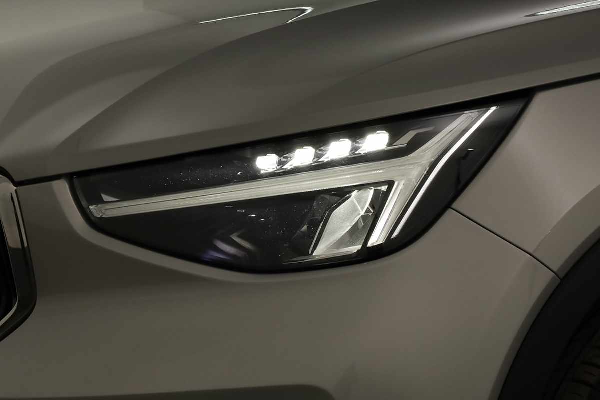 volvo-xc40-2024-gasolina-1477cc