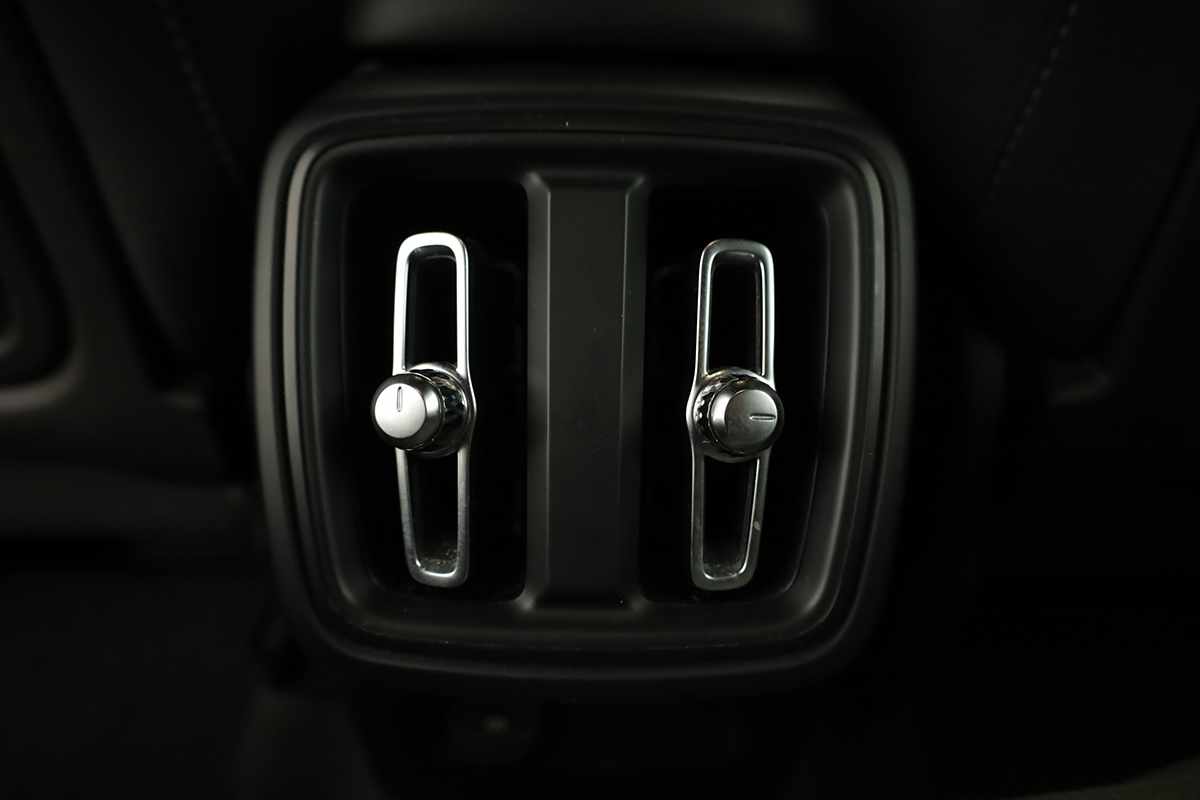 volvo-xc40-2024-gasolina-1477cc