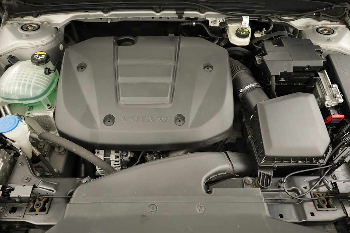 volvo-xc40-2024-gasolina-1477cc